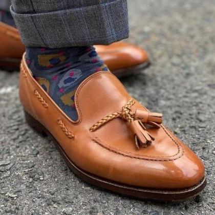 Luxury Men's Brown Tassels Loafer..